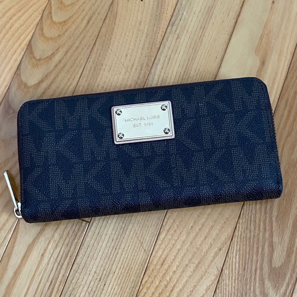 Michael Kors wallet